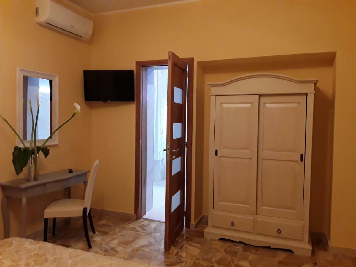 La Riviera Bed & Breakfast Milazzo Bagian luar foto