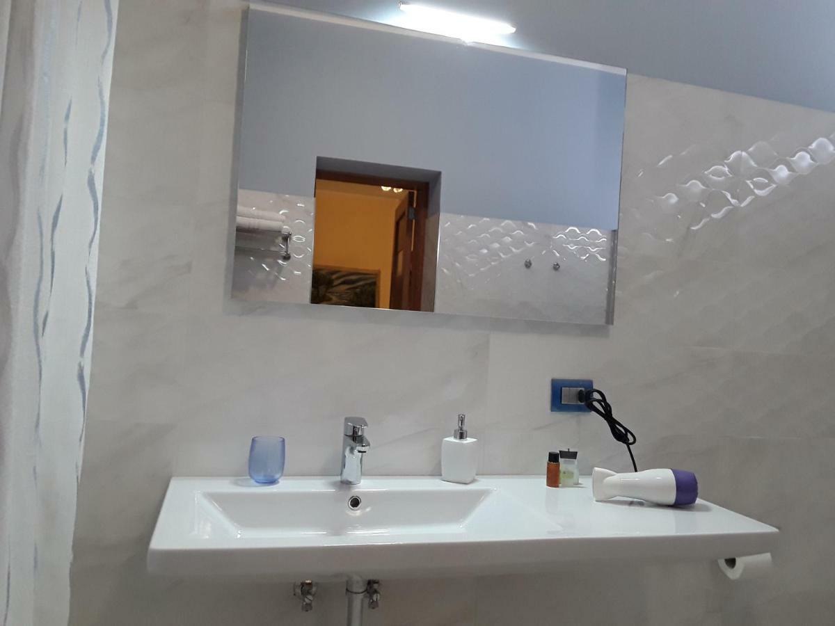 La Riviera Bed & Breakfast Milazzo Bagian luar foto