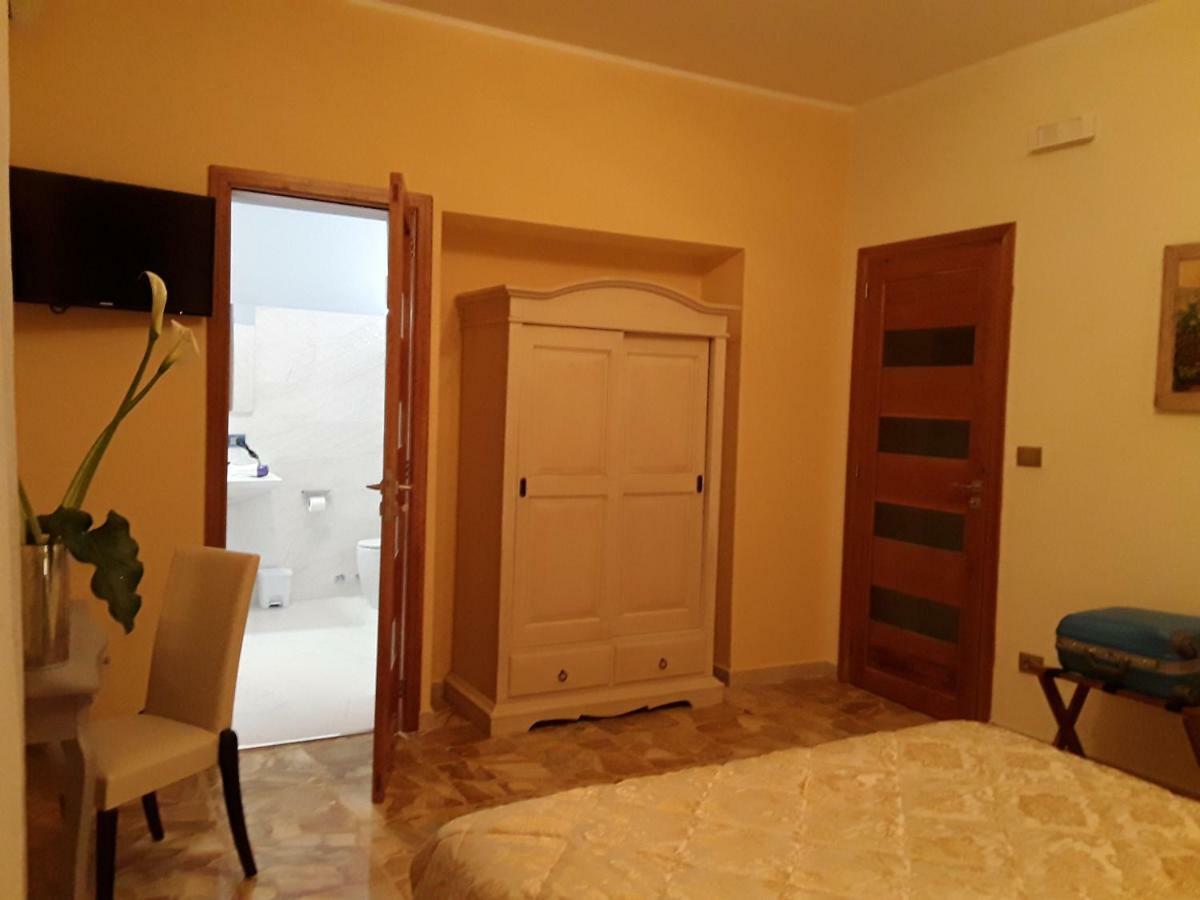 La Riviera Bed & Breakfast Milazzo Bagian luar foto